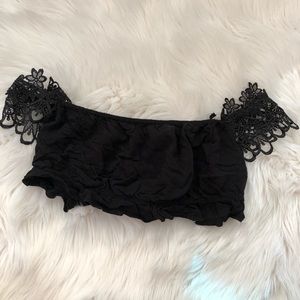 Tobi Off Shoulder Floral Cut Out Lace Crop Top S